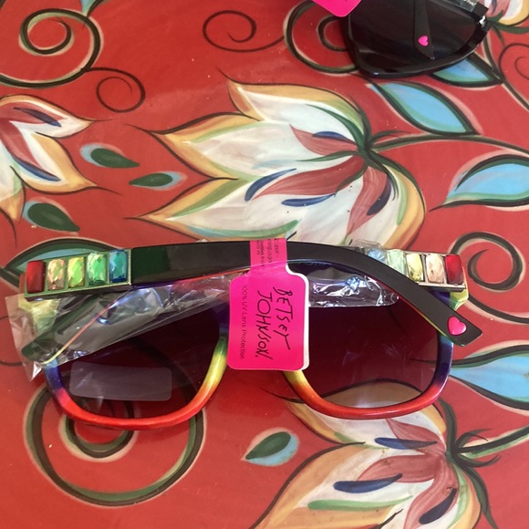 Betsey Johnson multicolored sunglasses - Picture 9 of 16